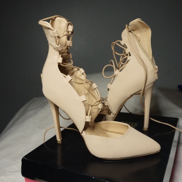 High heels - Picture 3 of 3